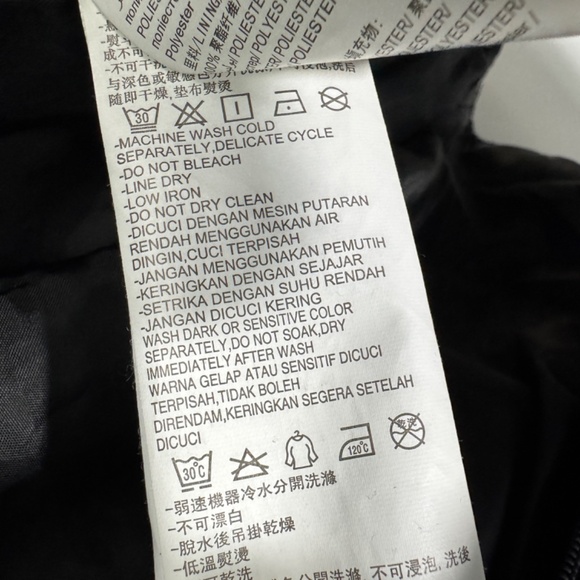 Bossini Women’s Size Small Black Quilted Zip Front Casual Puffer Vest Jacket - Picture 6 of 7